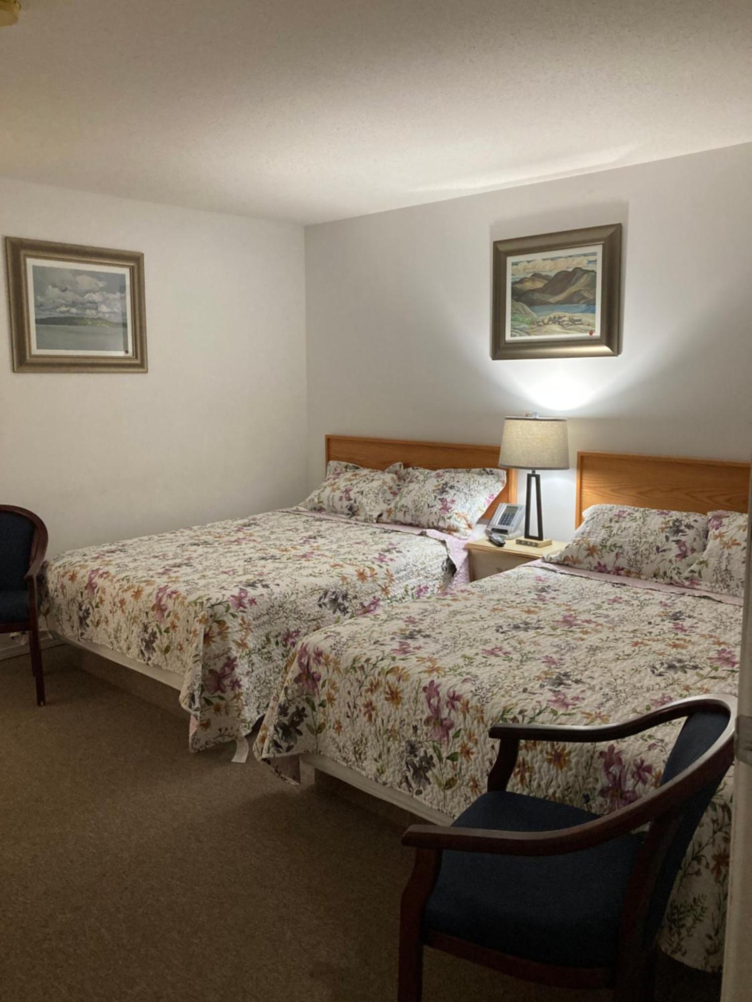 Motel 99 Grand Forks Bagian luar foto