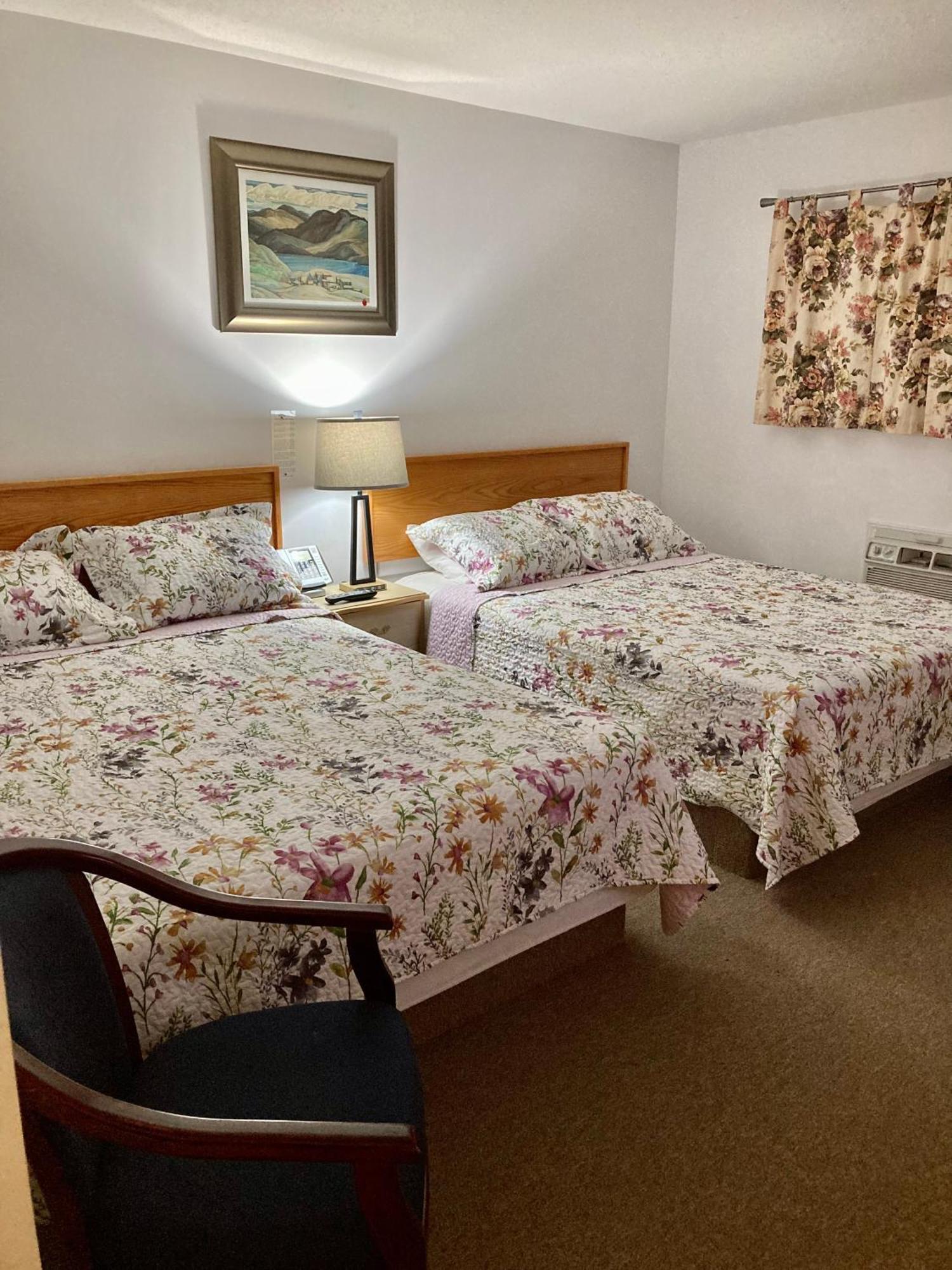 Motel 99 Grand Forks Bagian luar foto
