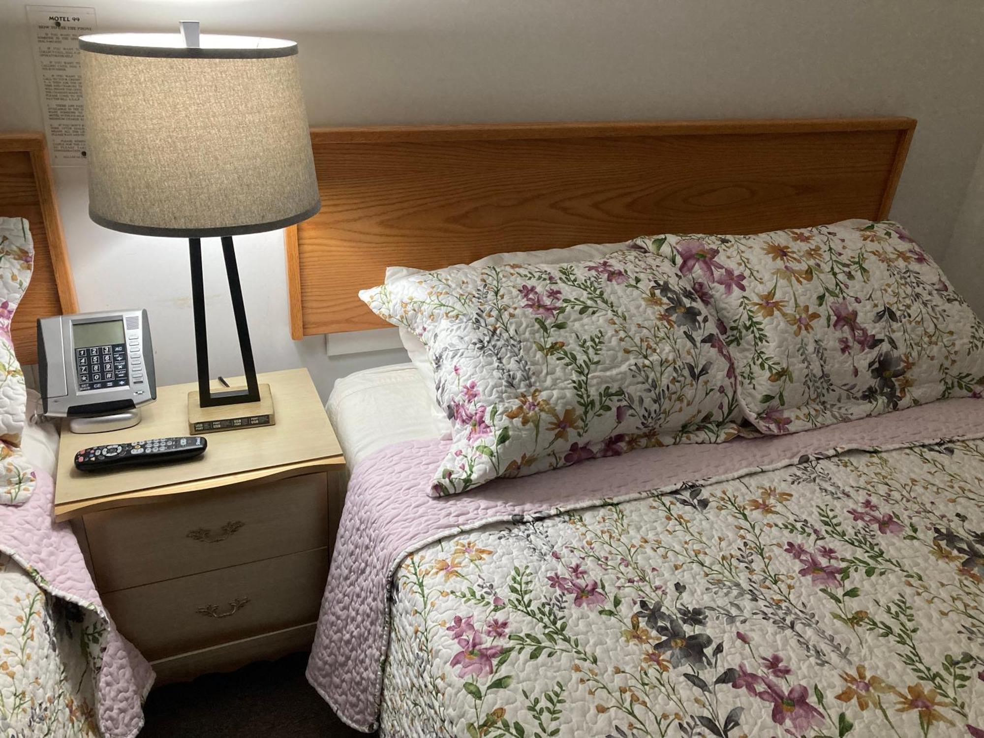 Motel 99 Grand Forks Bagian luar foto
