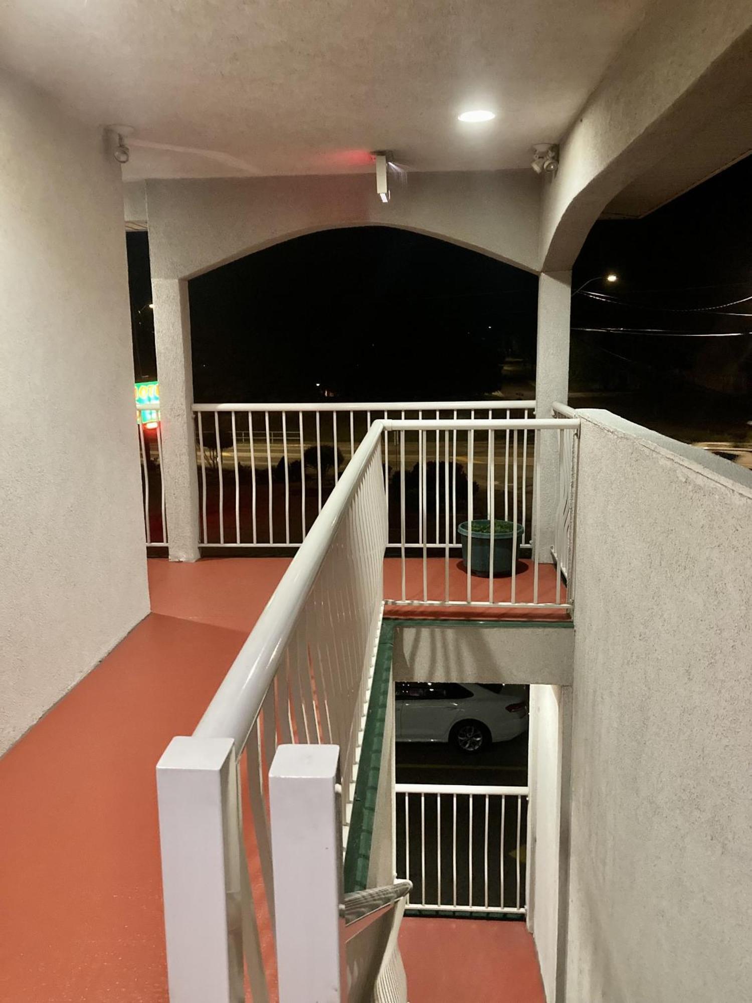 Motel 99 Grand Forks Bagian luar foto