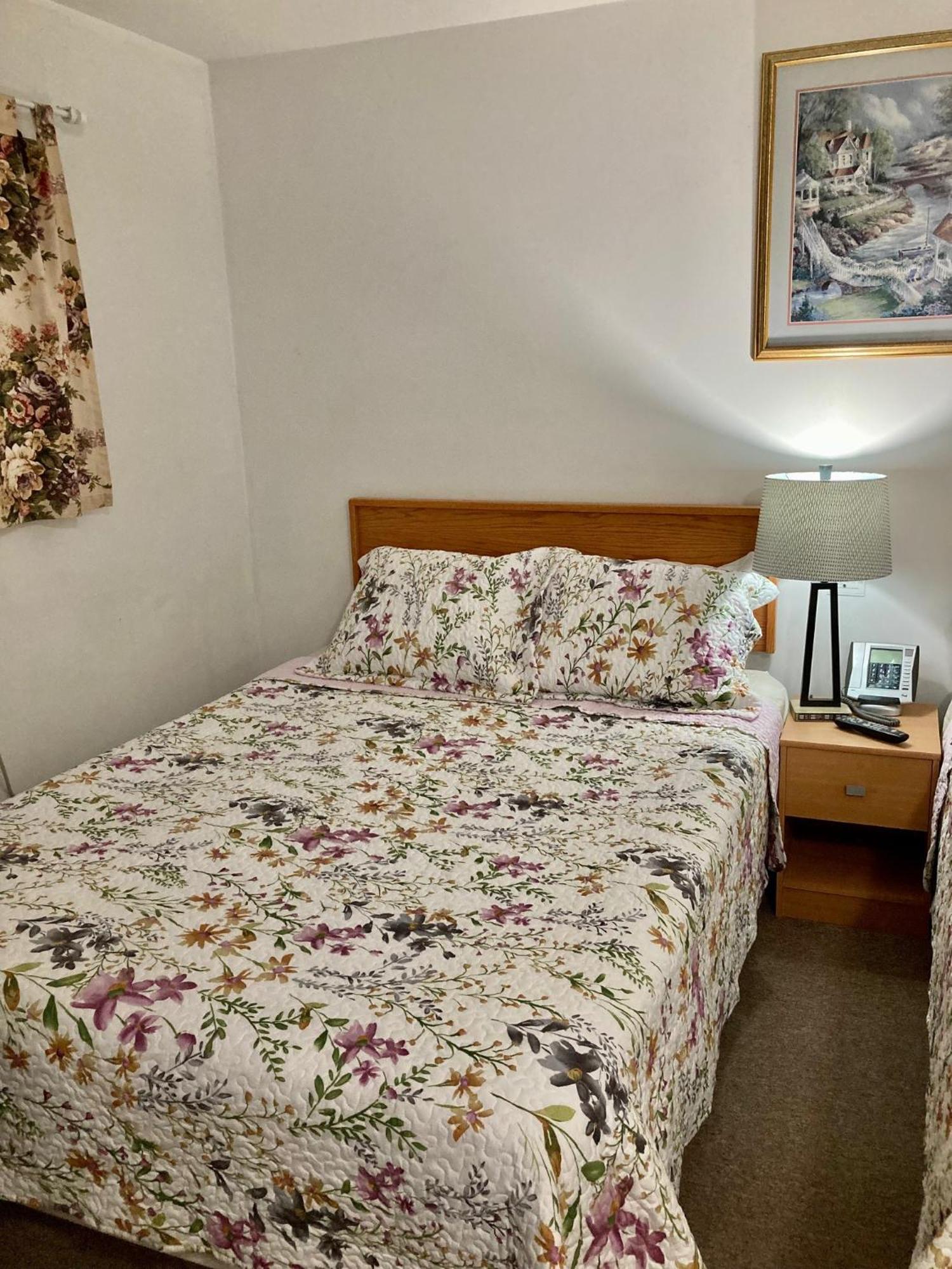 Motel 99 Grand Forks Bagian luar foto