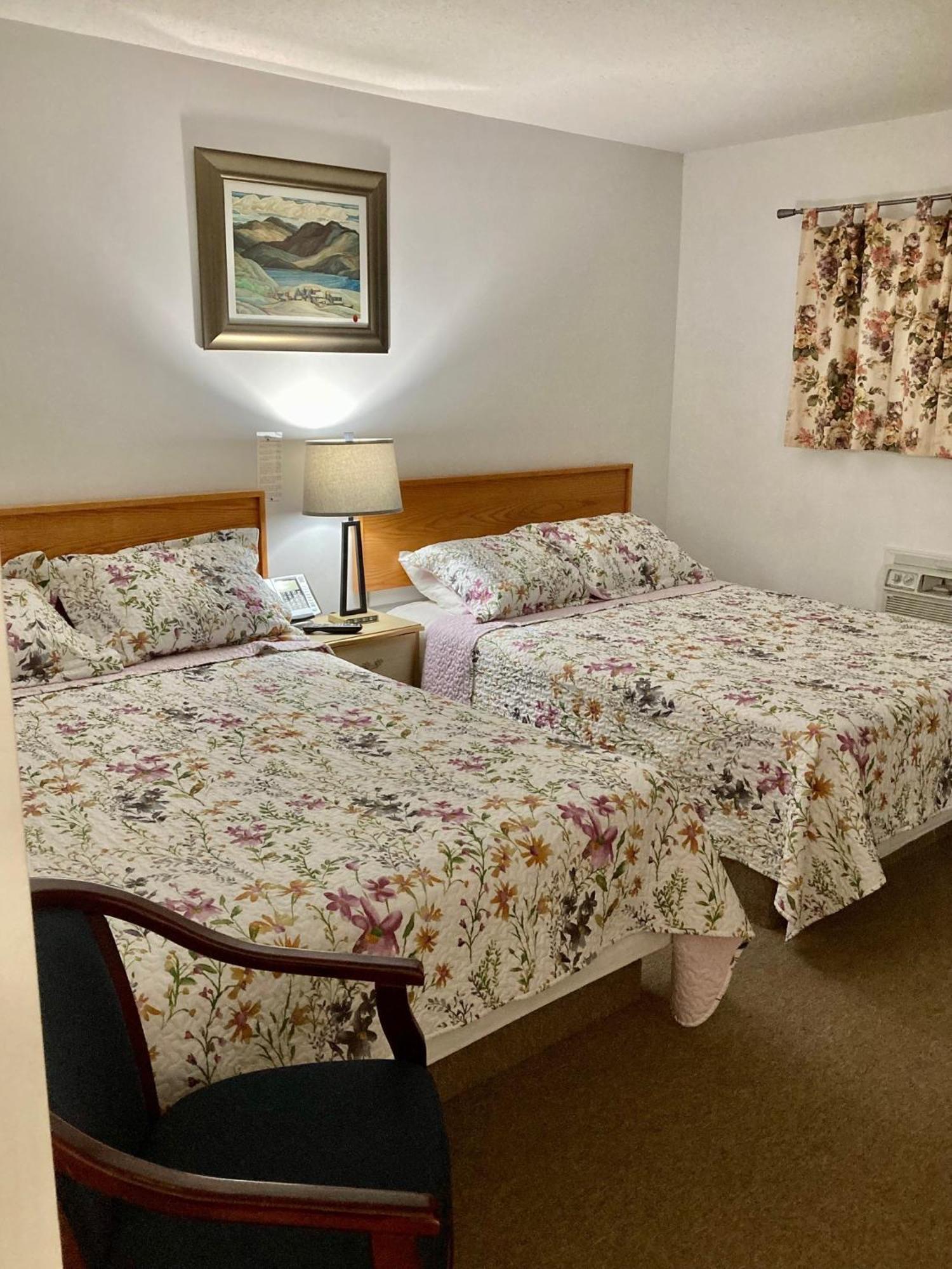 Motel 99 Grand Forks Bagian luar foto