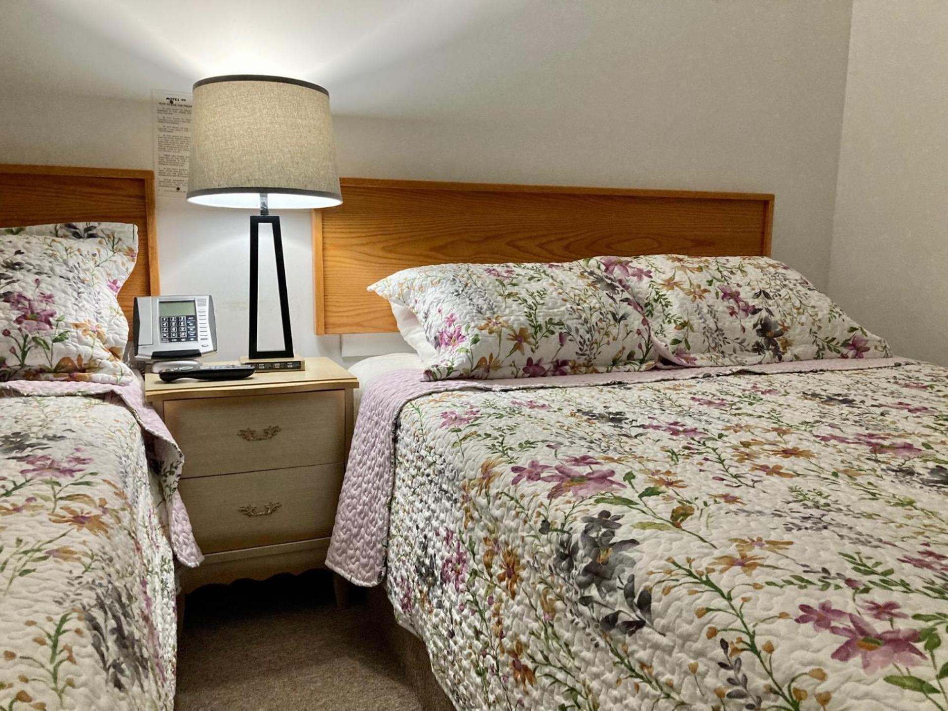 Motel 99 Grand Forks Bagian luar foto