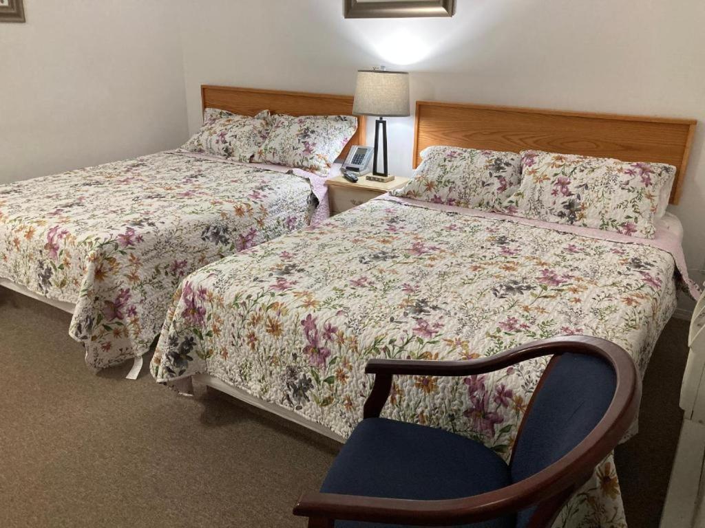 Motel 99 Grand Forks Bagian luar foto