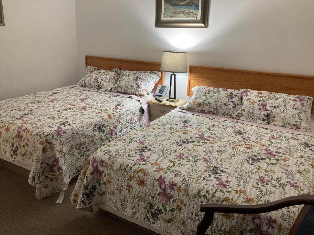 Motel 99 Grand Forks Bagian luar foto